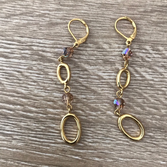 New Anthropologie gold dangle crystal earrings - Picture 4 of 4